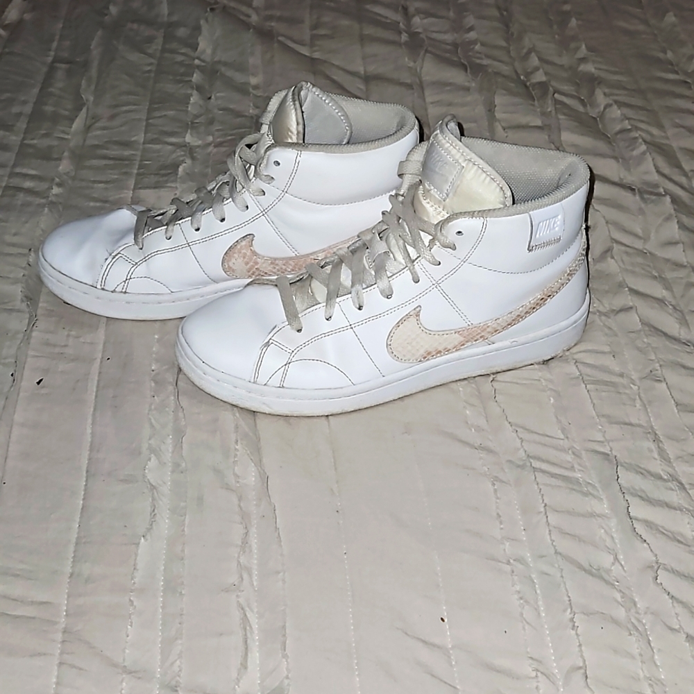 Nike Blazers nude pink snakeskin swoosh